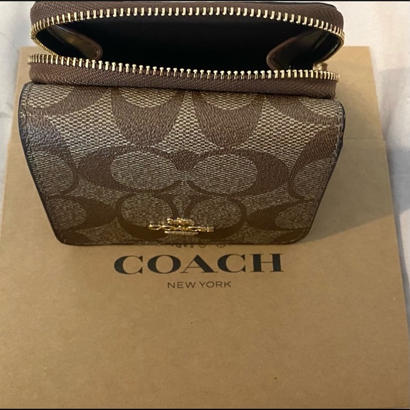 [Brand New] Coach Wallet - Picture 3 of 3
